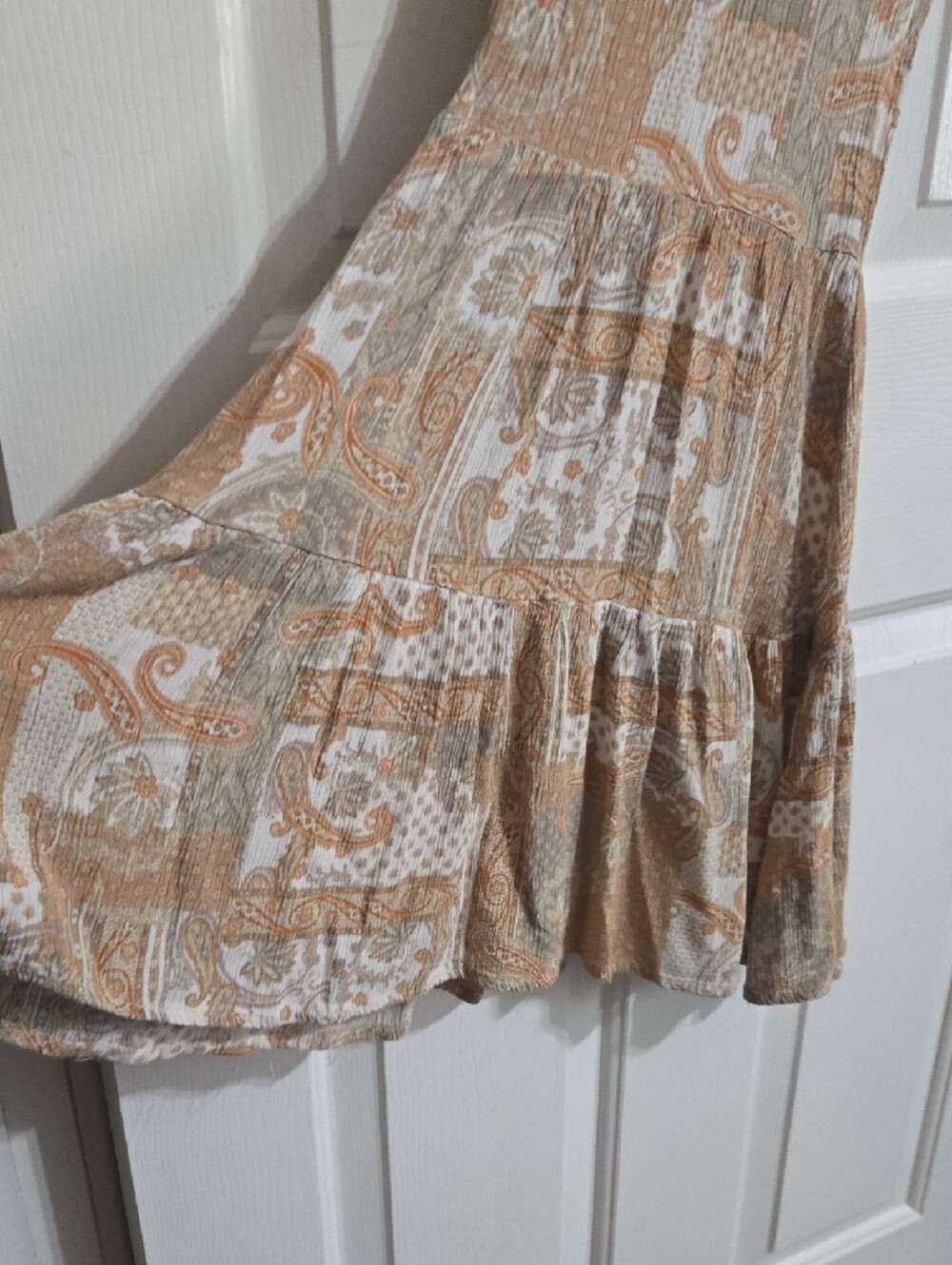 Storia Beige & White Patchwork Smocked Jumpsuit with Flared Legs - Picture 3 of 7